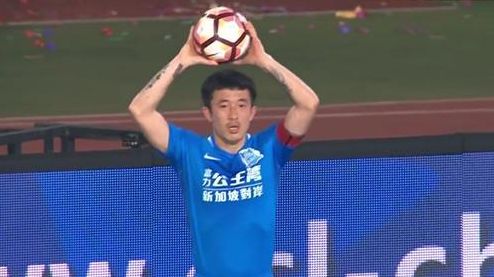 国米1-0领先博洛尼亚加时赛第21分钟，博洛尼亚的角球，利科扬尼斯开向后点，皮球在出底线前被勾了回来，别克马破门！